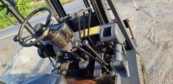 ขายด่วนรถยก TOYOTAชั่วโม่งทำงานน้อย 6FG18ยก2ตันเสาสูง3เมตรงาหมูนได้รถนอกนำเข้ายังไม่เคยใช้งานในเมืองไทยเลย