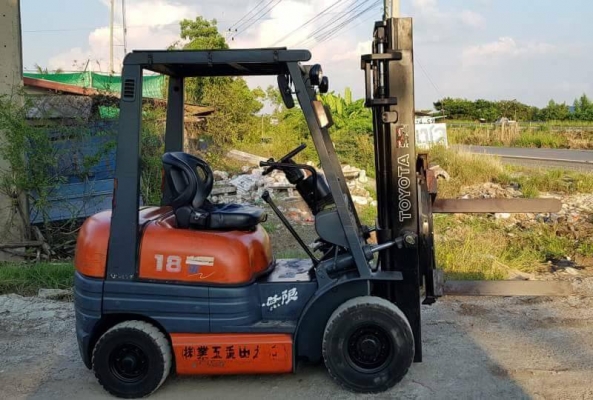 ขายด่วนรถยก TOYOTAชั่วโม่งทำงานน้อย 6FG18ยก2ตันเสาสูง3เมตรงาหมูนได้รถนอกนำเข้ายังไม่เคยใช้งานในเมืองไทยเลย