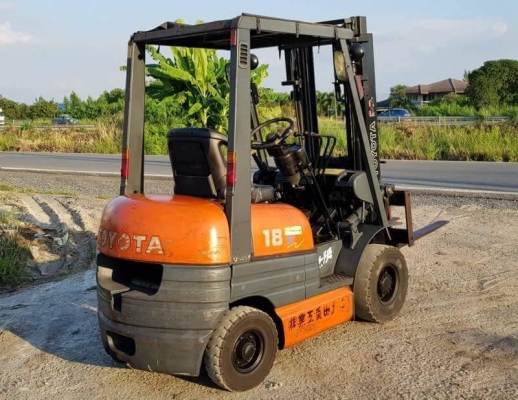 ขายด่วนรถยก TOYOTAชั่วโม่งทำงานน้อย 6FG18ยก2ตันเสาสูง3เมตรงาหมูนได้รถนอกนำเข้ายังไม่เคยใช้งานในเมืองไทยเลย