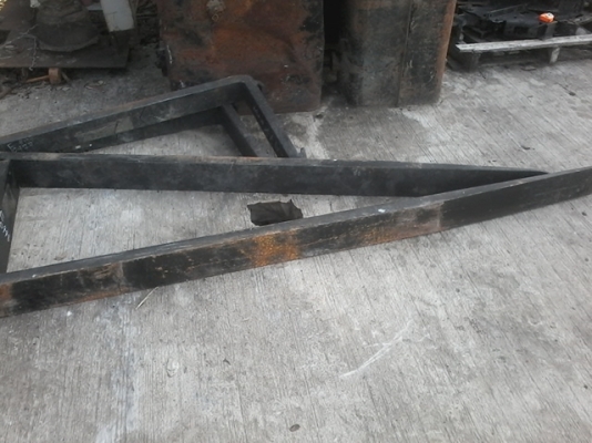 ขายงาใหม่ ยาวพิเศษของ รถยก ขนาด 3 ตัน สูง 66 cm /หนา 4.5 cm/ หน้ากว้าง 12 cm / ยาว 2เมตร    รับน้ำหนักได้ดี  ขายราคาถูก 20,000  บาท