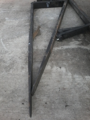 ขายงาใหม่ ยาวพิเศษของ รถยก ขนาด 3 ตัน สูง 66 cm /หนา 4.5 cm/ หน้ากว้าง 12 cm / ยาว 2เมตร    รับน้ำหนักได้ดี  ขายราคาถูก 20,000  บาท