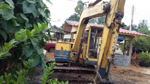 ขายรถแม็กโค / โคมัสสุ PC60-3 เครื่องโคมัสสุ ปั้มเฟือง ขายรถแม็กโค / โคมัสสุ PC60-3 เครื่องโคมัสสุ ปั้มเฟือง