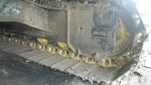 HITACHI EX200-5 รถใช้งานดีไม่โหลด เครื่องปั้มดี โช่ใหม่สองเส้น รถอยู่ภาคอิสาน ราคา 560,000บ. สนใจ 0835601591 หรือ 0903494058