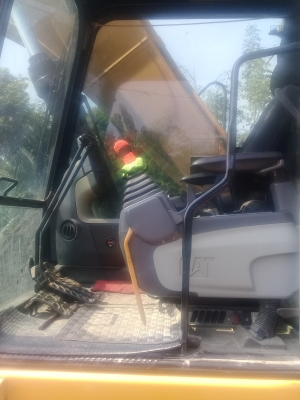 ขายดาวน์ แบ็คโฮ CAT 320 DGC 950,000 บาท  6,800 ชม.เหลือ 18 งวดๆ 76,719 บาท  สภาพสวยดูแลรักษาอย่างดี