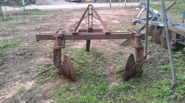 ขายด่วนผานยกร่องรถไถฟอร์ด