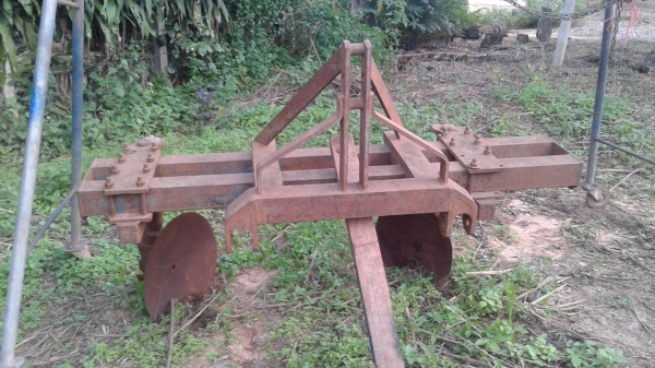 ขายด่วนผานยกร่องรถไถฟอร์ด