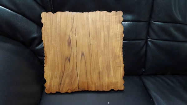 ไม้พะยอมแกะสลัก เป็นไม้มงคล