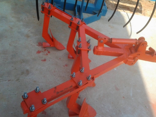 ขาขูดหญ้าในร่องอ้อยสำหรับรถไถเดินตาม