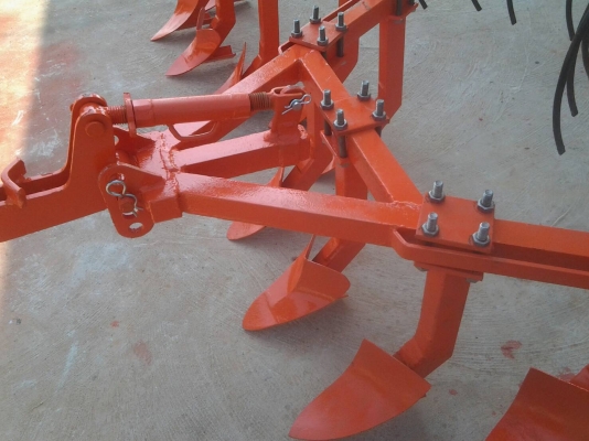 ขาขูดหญ้าในร่องอ้อยสำหรับรถไถเดินตาม