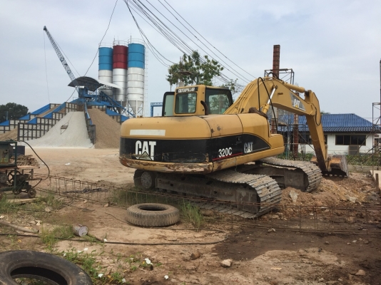 ขายด่วน. CAT. 320 C.  11500. ชั่วโมง. สภาพดีมาก เล่มพร้อม