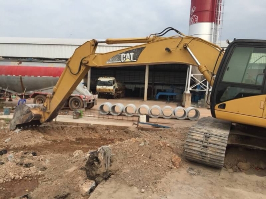 ขายด่วน. CAT. 320 C.  11500. ชั่วโมง. สภาพดีมาก เล่มพร้อม