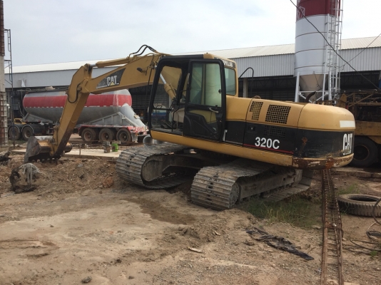 ขายด่วน. CAT. 320 C.  11500. ชั่วโมง. สภาพดีมาก เล่มพร้อม