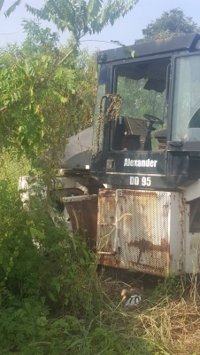 ขายรถบด 8 ตันจำนวน 2 คันคันละ 400,000 บาท