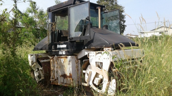 ขายรถบด 8 ตันจำนวน 2 คันคันละ 400,000 บาท