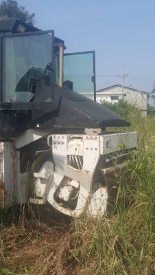 ขายรถบด 8 ตันจำนวน 2 คันคันละ 400,000 บาท