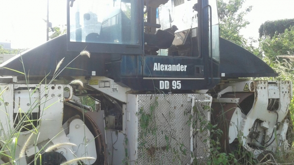 ขายรถบด 8 ตันจำนวน 2 คันคันละ 400,000 บาท