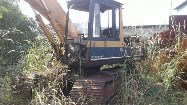 ขายแมคโคร จำนวน 5 คันล้อยาง4คันๆละ 300,000 บาท