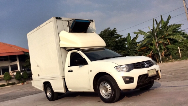 Mitsubishi TRITON เบนซิล 2.4 LPG ตู้เย็น Mitsubishi TRITON เบนซิล 2.4 LPG ตู้เย็น