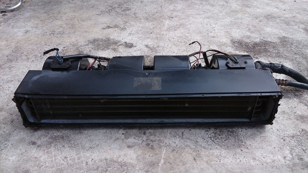 ขายตู้แอร์แขวนขนาดใหญ่ใส่รถตู้หรือแวนได้