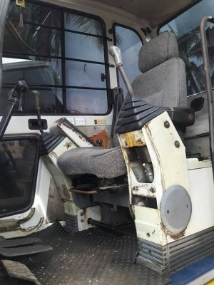 รถบ้านฝากขายจ้า  KOBEKCO SK120-1  มาร์คทรี  เก่าใน  สภาพดี  แทรค 60 ช่วงล่างแน่น  เครื่องปัีมดี   แอร์เย็น ไฟฟ้าครบ  เอกสารอินวอย  พร้อมใช้  โทร 089-7462641  สุวรรณีจ้า