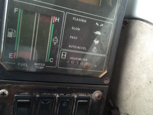 รถบ้านฝากขายจ้า  KOBEKCO SK120-1  มาร์คทรี  เก่าใน  สภาพดี  แทรค 60 ช่วงล่างแน่น  เครื่องปัีมดี   แอร์เย็น ไฟฟ้าครบ  เอกสารอินวอย  พร้อมใช้  โทร 089-7462641  สุวรรณีจ้า