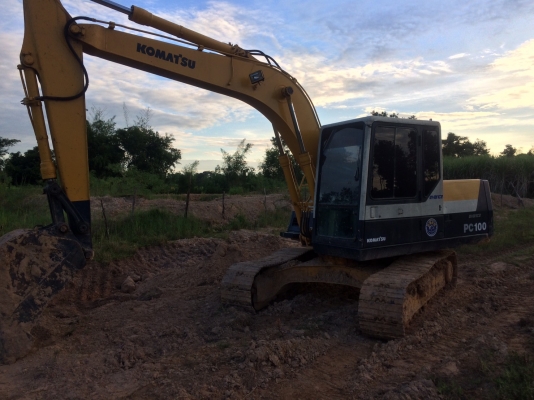 ขายด่วนรถแบคโฮ