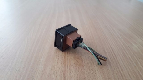 สวิตช์ปรับกระจกมองข้าง Mitsubishi มือสองจากญี่ปุ่น