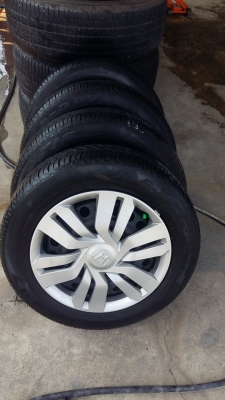 ขายล้อกะทะขอบ15 ของ honda jazz ยางปี17 maxxis สนใจติดต่อร้าน ก.เจริญการยางครับ 081-3747940