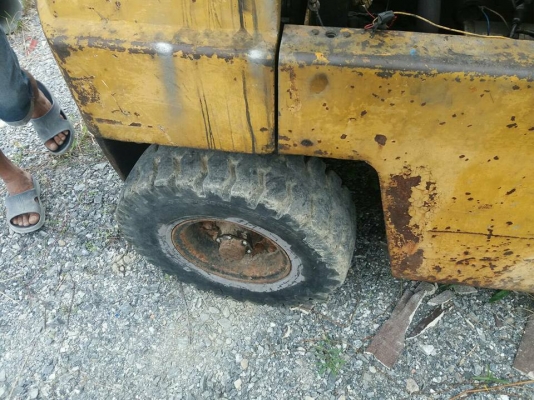 รถตักล้อยาง เครื่องดีเซส