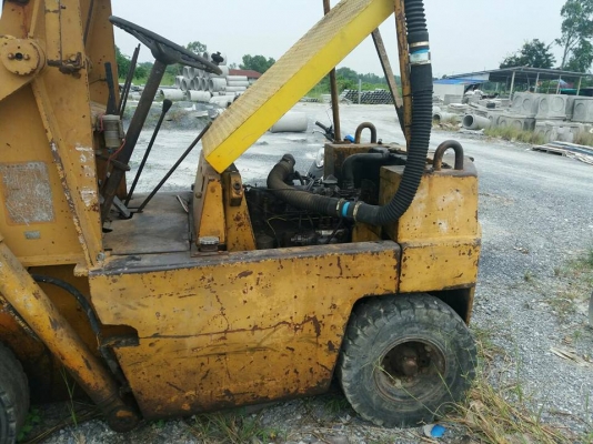 รถตักล้อยาง เครื่องดีเซส