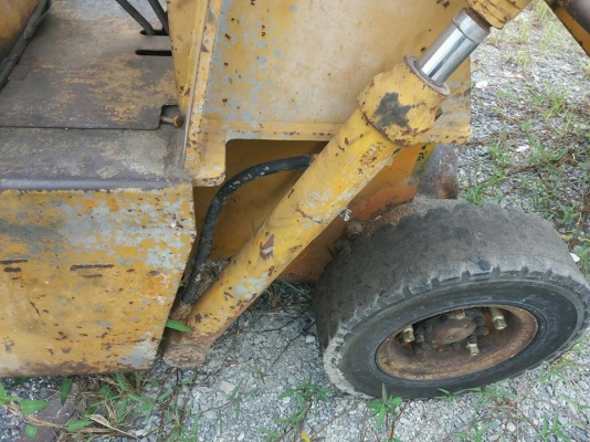 รถตักล้อยาง เครื่องดีเซส