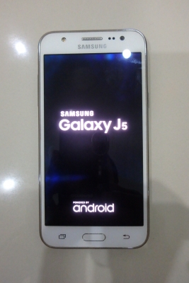 Samsung Galaxy J5 (SM-J500G) มีที่ชาร์ท ปลอกยาง จอติดฟีล์ม สภาพใหม่ ส่งฟรี