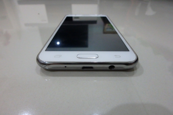 Samsung Galaxy J5 (SM-J500G) มีที่ชาร์ท ปลอกยาง จอติดฟีล์ม สภาพใหม่ ส่งฟรี