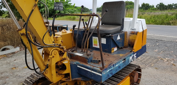 ขายด่วนรถแบคโฮKOMATSUโคมัสซูรุ่นยอดนิยมสวยๆPC15-5เครื่องโคมัสซู3D78เครื่องดีปั่มแรงรถนอกเพิ่งนำเข้ามาใหม่ยังไม่เคยใช้งานในเมืองไทยเลย