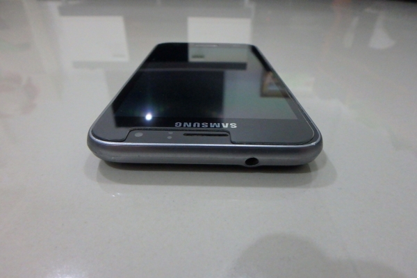 Samsung Galaxy J1 2016 สภาพใหม่ จอติดฟีล์ม มีที่ชาร์ท มีประกันถึง พ.ย. 60 ส่งฟรี