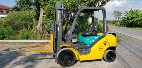 ขายด่วนรถยกKOMATSU FG25-16ยก2.5ตันเสาสูง3เมตรตัวใหม่ล่าสูดยางตัน4เส้นรถนอกเพื่งนำเข้ามาใหม่ยังไม่เคยใช้งานในไทยเลย