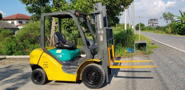 ขายด่วนรถยกKOMATSU FG25-16ยก2.5ตันเสาสูง3เมตรตัวใหม่ล่าสูดยางตัน4เส้นรถนอกเพื่งนำเข้ามาใหม่ยังไม่เคยใช้งานในไทยเลย