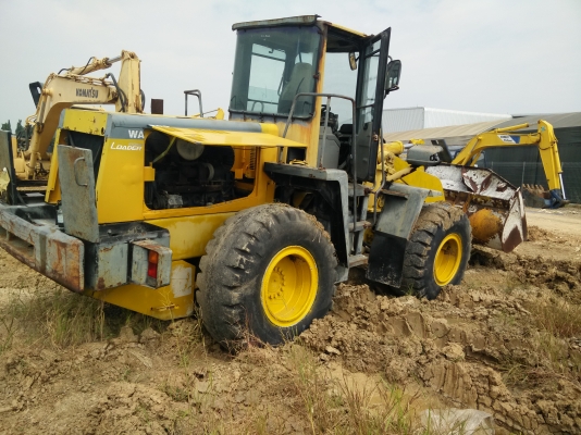 ขายรถตักเอวอ่อน Komatsu WA300-3 เก่านอกแท้ตามสภาพ ไม่เคยใช้งานในไทย เครื่องดี ทำงานได้ปกติ ขายรถตักเอวอ่อน Komatsu WA300-3 เก่านอกแท้ตามสภาพ ไม่เคยใช้งานในไทย เครื่องดี ทำงานได้ปกติ