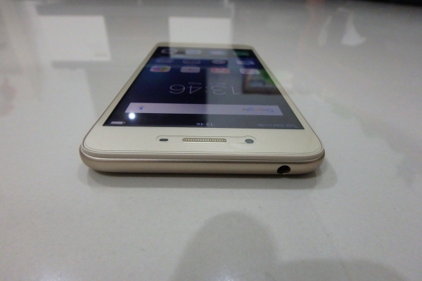 VIVO Y53 สีทอง มีที่ชาร์ท จอติดฟีล์มแล้ว สภาพใหม่มาก มีประกันศูนย์ถึง 17/8/2561 ส่งฟรี