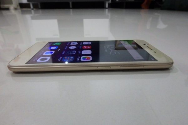 VIVO Y53 สีทอง มีที่ชาร์ท จอติดฟีล์มแล้ว สภาพใหม่มาก มีประกันศูนย์ถึง 17/8/2561 ส่งฟรี VIVO Y53 สีทอง มีที่ชาร์ท จอติดฟีล์มแล้ว สภาพใหม่มาก มีประกันศูนย์ถึง 17/8/2561 ส่งฟรี