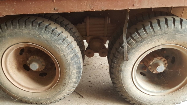 ขาย รถ 10 ล้อ หัวยาว 2 เพลา ช่วงล่างใหญ่จัมโบ้ เครื่อง EH700 168 แรงม้า คัสซีสวย มีสโลว์กลาง ยางเต็ม ทะเบียนพร้อมโอน