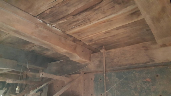 ขาย รถ 10 ล้อ หัวยาว 2 เพลา ช่วงล่างใหญ่จัมโบ้ เครื่อง EH700 168 แรงม้า คัสซีสวย มีสโลว์กลาง ยางเต็ม ทะเบียนพร้อมโอน