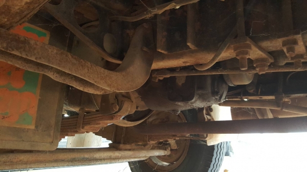 ขาย รถ 10 ล้อ หัวยาว 2 เพลา ช่วงล่างใหญ่จัมโบ้ เครื่อง EH700 168 แรงม้า คัสซีสวย มีสโลว์กลาง ยางเต็ม ทะเบียนพร้อมโอน