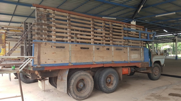 ขาย รถ 10 ล้อ หัวยาว 2 เพลา ช่วงล่างใหญ่จัมโบ้ เครื่อง EH700 168 แรงม้า คัสซีสวย มีสโลว์กลาง ยางเต็ม ทะเบียนพร้อมโอน