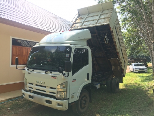 รถอีซูซุ 6 ล้อดั้ม NQR 175 แรงม้า. ปี 55. สนใจติดต่อ 081 - 6079515 รถอีซูซุ 6 ล้อดั้ม NQR 175 แรงม้า. ปี 55. สนใจติดต่อ 081 - 6079515