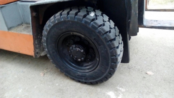 ขายรถโฟล์คลิฟท์ TOYOTA เครื่องดีเซล ยกได้ 2 ตัน เสายืดสูง 4 เมตร ยางใหม่ 4 เส้น ขายรถโฟล์คลิฟท์ TOYOTA เครื่องดีเซล ยกได้ 2 ตัน เสายืดสูง 4 เมตร ยางใหม่ 4 เส้น