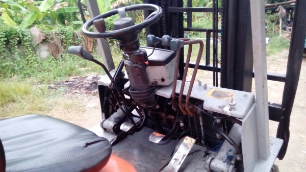 ขายรถโฟล์คลิฟท์ TOYOTA เครื่องดีเซล ยกได้ 2 ตัน เสายืดสูง 4 เมตร ยางใหม่ 4 เส้น ขายรถโฟล์คลิฟท์ TOYOTA เครื่องดีเซล ยกได้ 2 ตัน เสายืดสูง 4 เมตร ยางใหม่ 4 เส้น