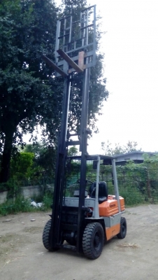 ขายรถโฟล์คลิฟท์ TOYOTA เครื่องดีเซล ยกได้ 2 ตัน เสายืดสูง 4 เมตร ยางใหม่ 4 เส้น ขายรถโฟล์คลิฟท์ TOYOTA เครื่องดีเซล ยกได้ 2 ตัน เสายืดสูง 4 เมตร ยางใหม่ 4 เส้น