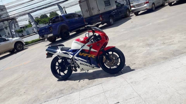 ขาย HONDA VFR400 ทะเบียนแท้ เล่มเขียว โอนขนส่ง ขาย75000 ครับ 086 992 9921 ดูรถได้ที่สมุทรปราการครับ