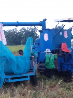 รถเกี่ยว,3 ระบบ,พร้อมใช้งาน,อุ้ม700ก.ก.